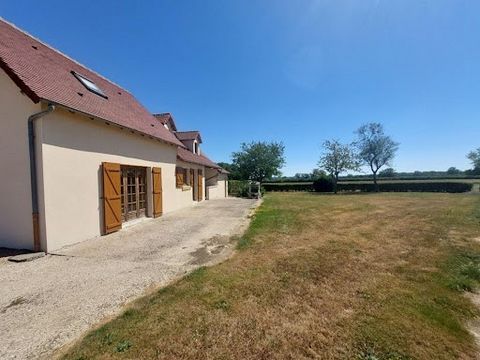 SAINT VINCENT BRAGNY (71430) EXCLUSIVITY Residential house of about 110m² (carrez) with land of about 1150m² without vis-à-vis. The house consists of an entrance hall, fitted kitchen, living room with fireplace, toilet, alcove. Upstairs, 3 bedrooms, ...