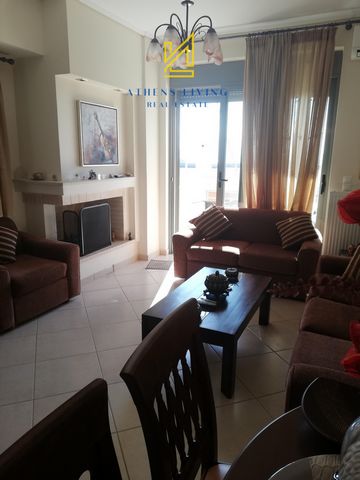 Appartement à vendre, étage : 1er, dans la zone : Anavyssos - Agios Nikolaos. La superficie de la propriété est de 47 m² et est située sur un terrain de 600 m². Il se compose de : 1 chambre (1 Master), 1 salle(s) de bain, 1 wc, 1 cuisine(s), 1 salon(...