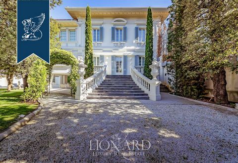 This enchanting 20th-century villa for sale is in the heart of Empoli, framed by Tuscany's typical hilly landscape. Wrapped in a leafy 1,800-sqm park, this house is a splendid 20th-century estate, a very successful expression of the eclectic-neo...
