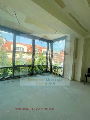 Real estate agency 'Property Center Bulgaria' offers you an office for sale in a renovated and put into operation brick building in Svetlana district. Manastirski livadi - east. The office is located on the first floor above the ground floor. Distrib...