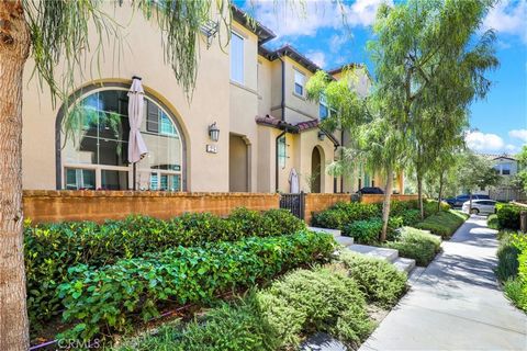 Welcome Home to 25 Savannah, nestled in the prestigious Baker Ranch community—a true resort-style haven. This turnkey 3-bedroom, 2.5-bathroom home is meticulously curated for modern living and comfort. Upon entry, you're greeted by stylish tile floor...
