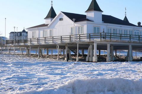 Willa, pierwszy rząd, wewnętrzny basen, sauna, winda, wysokiej jakości 1-pokojowe mieszkanie z balkonem od strony jeziora na plaży, ciesz się wschodem słońca ze swojego łóżka.