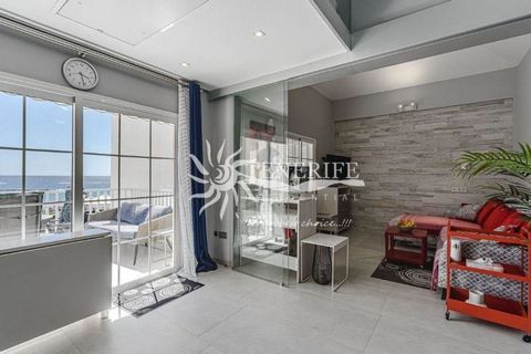 Wspaniały apartament w urbanizacji Lagos de Fañabé, w pierwszej linii plaży Fañabé i promenady, gdzie znajdują się najbardziej ekskluzywne dzielnice handlowe i rekreacyjne Costa Adeje oraz w niewielkiej odległości od malowniczej wioski rybackiej La C...