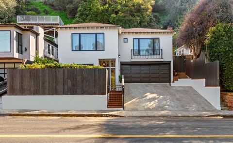 Located in one of the most coveted enclaves in the city, this Santa Monica Canyon gem is a stunning private refuge, moments from some of Los Angeles's most compelling amenities. Neighboring thriving Santa Monica city, steps from wide, sandy beaches, ...