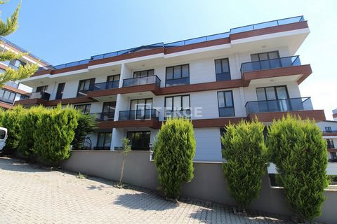 Appartement 1 chambre avec vue sur le jardin dans un complexe à Yalova Çınarcık Yalova est l'une des villes les plus prisées pour les vacances et la vie à long terme en raison de sa proximité avec les villes métropolitaines. La ville est idéale pour ...