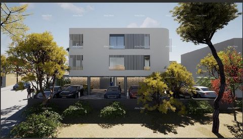 Wir präsentieren Ihnen eines der neuesten Bauprojekte in Umag. Wohnung 4, Fläche 84,06 m2, befindet sich im 1. Stock des Gebäudes und besteht aus einem Flur, einer Küche und einem Wohnzimmer, 2 Schlafzimmern, einer Toilette und einem Badezimmer. Die ...