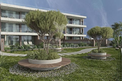 Luxo e Conforto no Seu Novo Lar ! Imagine acordar todas as manhãs e ser recebido pela vista deslumbrante para a baía e cidade do Funchal.  No Uptown Lux, isso é possível!  Este apartamento T2, com área bruta total 121,05 m2 localizado no piso 0 bloco...