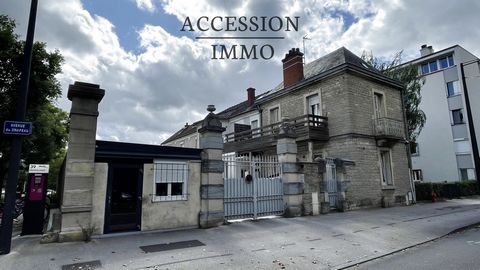 RARE - T3 en Duplex Rénové Dijon DRAPEAU dans petit immeuble en pierres clos (1er étage et combles) de 54 m2 (au sol) + un emplacement de stationnement clos. (accès avec bip) ACCESSION IMMO vous propose en exclusivité : 64, Avenue du DRAPEAU ' Immeub...