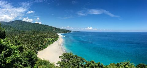 Welcome to paradise! This 61.71-acre beachfront haven, nestled in the heart of Kelongkong Beach, Lombok, presents a premium opportunity for visionary investors. Boasting an exceptional location along the breathtaking Awang Bay coastal line, this land...