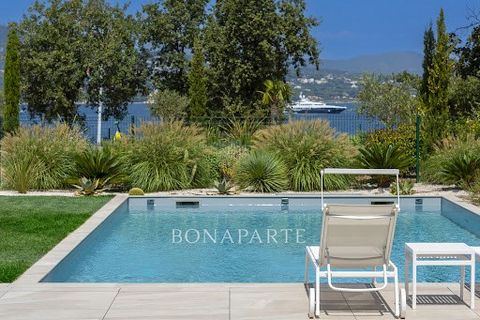 A privileged location on the border between GASSIN and SAINT-TROPEZ, for this exceptional property : - Sea view - 5 minutes from the center of Saint-Tropez - Enclosed and secure residence - Living area of 157m2 + a useful area of more than 400m2 in t...