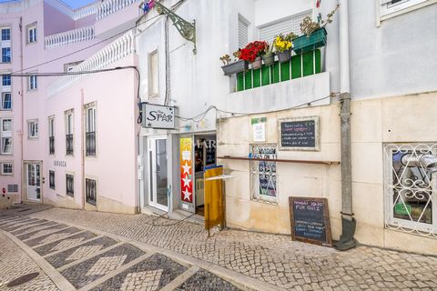 Uitstekende kans om een bar in pubstijl te hebben in het historische centrum van Lagos. Deze bar van 43 m2 heeft een zitcapaciteit van ongeveer 50 en heeft een trouwe klantenkring die de verschillende thema-avonden volgt die de bar gedurende de week ...