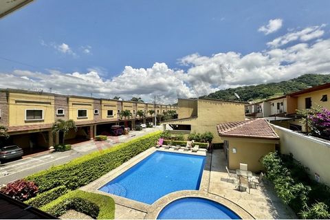 4-Bedroom House in Hacienda Las Palmas, Santa Ana Discover your ideal home in Hacienda Las Palmas, Santa Ana, an exclusive community that offers comfort and tranquility. This beautiful 4-bedroom house, built in 2011, is  designed to meet all your nee...