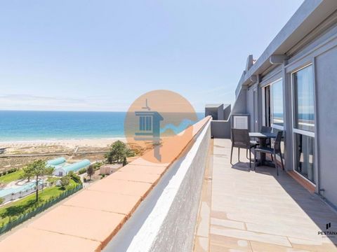 Apartment T1 with 27.10m² Terrace, Just 2 Minutes from Alvor Beach This comfortable studio, located on the 6th floor of the prestigious Alvor Atlântico building, offers an exceptional location just a 2-minute walk from the stunning Alvor Beach. The a...