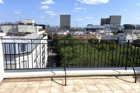 Rare à la vente. Vue panoramique à 180° depuis cette terrasse au 7ème étage avec ascenseur. Villaret Immobilier vous propose cet agréable 2P en double exposition est-ouest, baigné de lumière et sans vis-à-vis. Il est composé d'une entrée, un séjour o...