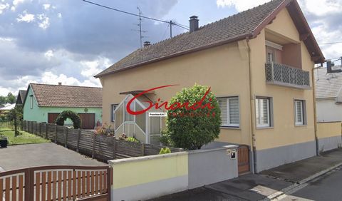 Belle opportunité d'acquérir une maison de 130 m2, nichée sur un vaste terrain de 7.56 ares, proche de la frontière allemande. Uniquement chez Girardi immobilier La maison, dotée de 4 chambres, propose également une dépendance, offrant des perspectiv...