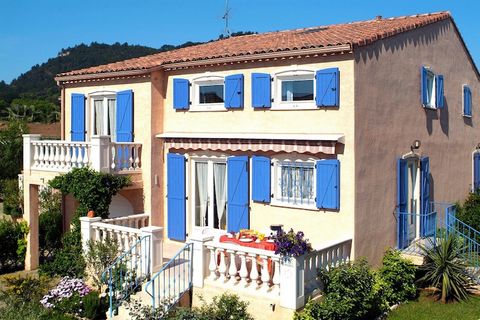 The ideal place for the whole family! The terraced houses, built in Provençal style, are embedded in a well-kept green area. They have a spacious living area and have been comfortably furnished. Enjoy a relaxed breakfast and sociable barbecue evening...