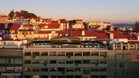 Located in the heart of Lisbon, close to the Tagus River, this luxurious apartment under construction is the perfect refuge for those looking for a balance between sophistication and convenience. With a spacious bedroom and an elegant bathroom, this ...