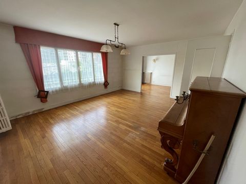 Just 100 meters from Becon-les-Bruyeres train station, discover this beautiful 100 m² dual-aspect apartment (courtyard and street), located on the 1st floor with elevator of a well-maintained building. Spacious and not overlooked, it consists of a we...
