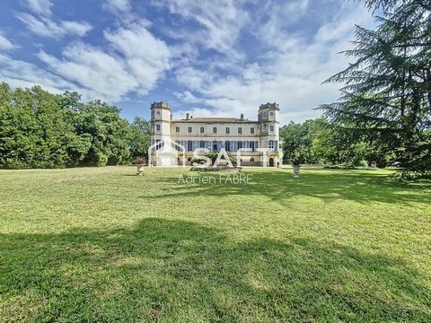 À VENDRE – CHÂTEAU DU XIXe SIÈCLE – 448 m² avec un parc de 7 hectares aux portes de Toulouse