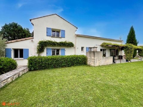 Maison en pierre entièrement refaite avec piscine