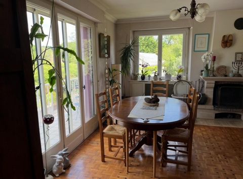 maison au calme en campagne proche des commodités avec magnifique jardin arboré.