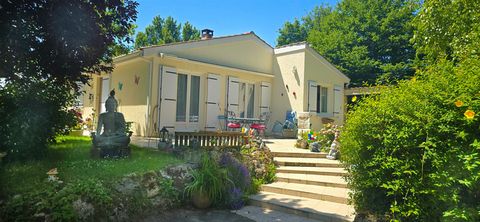 Dpt Charente Maritime (17), à vendre proche de SAINTES maison P5 de 117 m² - Terrain de 2 698,00 m²