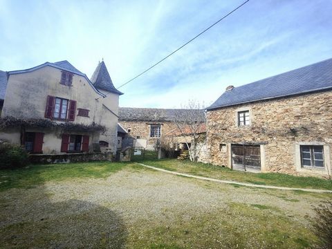 CORPS DE FERME A RENOVER SUR 2948m²;