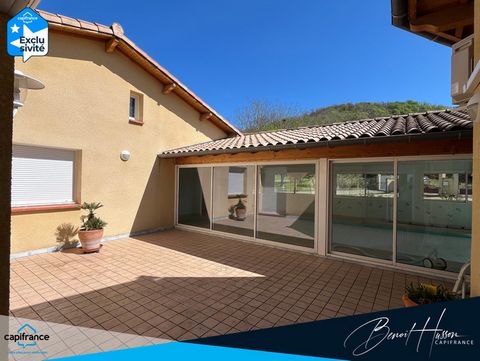 Maison T4 de plain-pied avec piscine intérieure et sous-sol