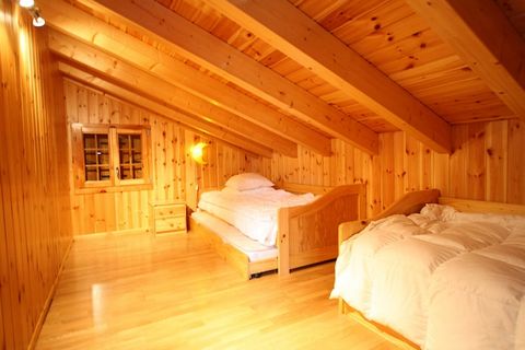 Chalet Sviv is in a wonderfully quiet location, slightly above the village. With its comfortable bedrooms, the house offers enough space for a large party. You can enjoy stunning views of the surrounding mountains and start beautiful walks straight f...