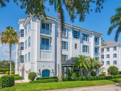 Spectacular views of the river, lake & historic Jungle Trail from this 3BR/3BA residence. Your private elevator opens to a light & bright unit that features an open concept dining room / great room w/ elegant details thru-out. Fireplace. Freshly reno...