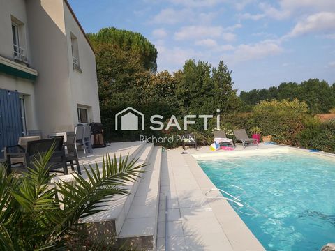 beau pavillon avec piscine, au calme
