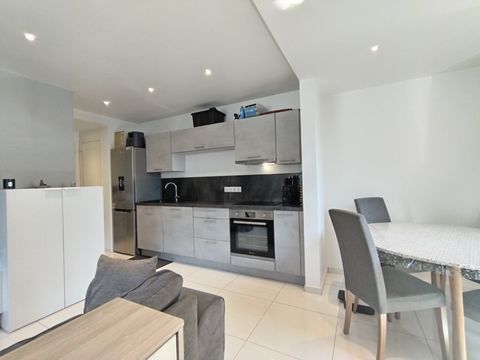 ? À vendre 2 pièces RDJ rénové avec terrasse privative Antibes proche centre