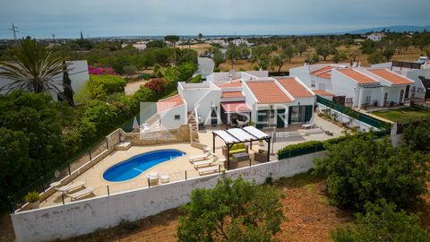 This stunning single storey detached villa with a pool and amazing panoramic views, offers a privileged and peaceful location, semi-rural area and close to the picturesque village of Guia, just a 10 min. from Albufeira town, marvellous beaches and go...