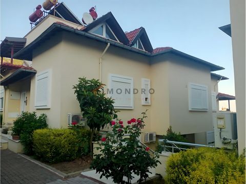 De villa te koop is gelegen in Sogozo. Soguzu ligt op een kilometer van de zee en het kasteel van Alanya. En er is een prachtig uitzicht op de Middellandse zee en het Taurusgebergte De accommodatie ligt op ongeveer 2 km van de kust. Het stadscentrum ...