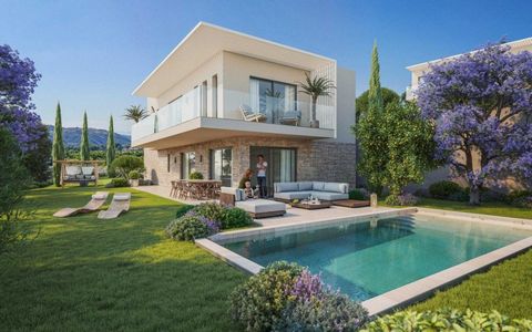 Dans un secteur privilégié, villa neuve avec piscine dans domaine fermé, vue panoramique colline du Tanneron.