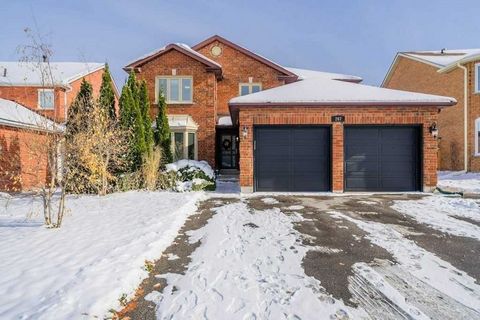 Welcome To A Stunning 4 Bedroom 1 Spacious Kitchen Home In Sought After Armitage Village In Newmarket! This Well Appointed Home Is An Entertainers Dream Come True. Features Include A Gracious Entrance, Open Concept Living, And Dining Areas, Detailed ...