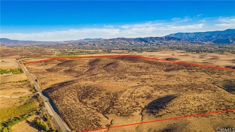 Heart of Temecula Valley Wine Country. This 163 Acres is Adjacent to a large Planned Future Winery Resort Development & close to the entrance to Lake Skinner and in close proximity of Temecula Valleys Bustling Wineries and Resorts. This Property has ...