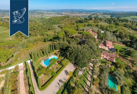This wonderful estate surrounded by Tuscany's leafy countryside is for sale between Florence and Siena. This luxurious property includes a perfectly maintained 5000-sqm garden housing a splendid swimming pool with an equipped sunbathing area. Th...