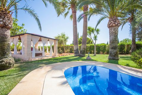 Welcome to this beautiful finca with two buildings, located in the rural surroundings of Inca. It has magnificent views of the countryside and has capacity for 8 people. The outdoor spaces are superb. There is a saltwater 50 m2 pool, with a depth ran...