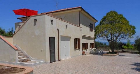 POGGIO DEL SOLE-SANFATUCCHIO, CASTIGLIONE DEL LAGO, Single house for sale of 200 Sq. mt., Restored, Heating Individual heating system, placed at Ground on 1, composed by: 9 Rooms, Separate kitchen, , 4 Bedrooms, 4 Bathrooms, Price: € 449,000