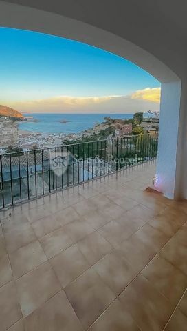 This beautiful apartment is located in a quiet residential area and has one of the best views of the sea the old town of Tossa and the mountains It has a large terrace ideal for enjoying the views eating outdoors The apartment has a large living room...