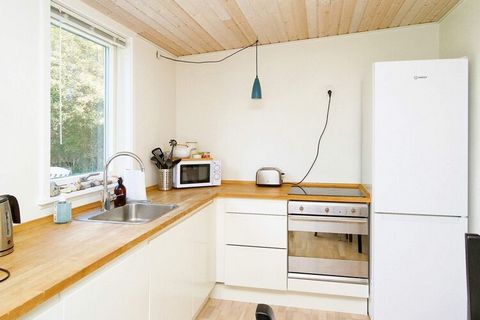Holiday home in Gilleleje / Tinkerup Strand in a good location close to the beach and the town in a cozy holiday home area. The cottage has a combined living room and kitchen with access to two lovely terraces with garden furniture and barbecue, so t...