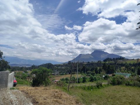 This property is located in the sector of SAN AGUSTIN DE CAJAS UCO, 20 minutes from the city of Otavalo. Only 1 hour and 30 minutes from the airport. It is in a very quiet community in one of the hills of this sector, privileged with a spectacular vi...