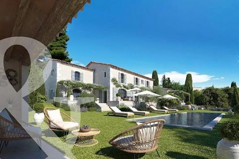 SOLE AGENT - Excellently located in a quiet and elevated position within easy walking distance to the centre of the sought-after village of Maussane les Alpilles and its comprehensive array of amenities, this exceptional property is presented to the ...