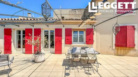 A24432MYW13 - Lançon-de-Provence : 150 m2 R+2 village house comprising, on the first floor, a 27.32 m2 porch with parking for two vehicles, a 36.73 m2 boiler/laundry room, a 20.24 m2 entrance hall, and, on the 1st floor, a 32.35 m2 lounge/living room...
