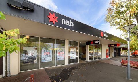 Great investment opportunity with potential for added value. It has been leased to NAB since it was built 30 years ago, and the tenant has signed a new 4-year lease that can be renewed. Property features include: · The building area is 396 square met...