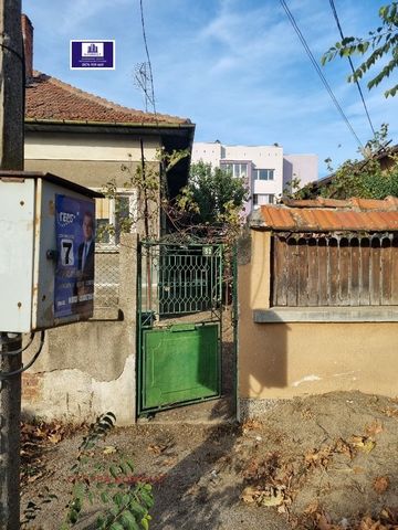 S-CONSULT sells EXCLUSIVE house on 53 Sladnitsa Str. The property is 97 m2 built-up area with two entrances. The layout is 2 rooms, a double large living room and a bathroom room where the clean water pipes have been changed and the wastewater pipes ...