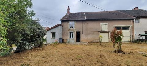 5 minutes from Nolay, come and discover this old house, renovated with great potential for expansion. It consists of: a living room, a living room below, a large bathroom / laundry room, wc. Upstairs: two large bedrooms. Outbuildings adjoining the ho...