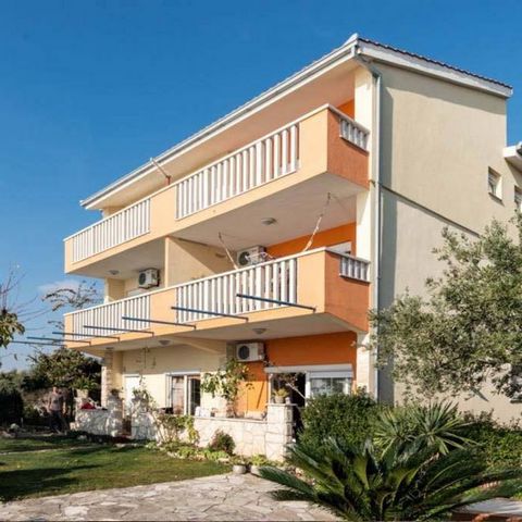 Cozy Digital Nomad Apartment in Stobreč Escape to Stobreč, a serene coastal town just minutes from Split. This modern apartment is perfect for digital nomads, offering comfort, convenience, and high-speed intern Features: - **Location**: Quite and th...