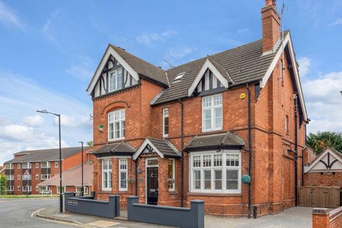 Abbey House sits right in the heart of the Market Town of Kenilworth. This impressive five-bedroom Victorian home is within walking distance to the array of town centre amenities Kenilworth has to offer. This fantastic home has been arranged over fou...